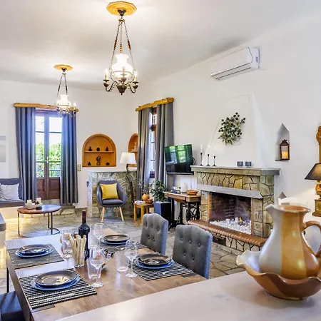 Efcharis House Skopelos Neo Klima