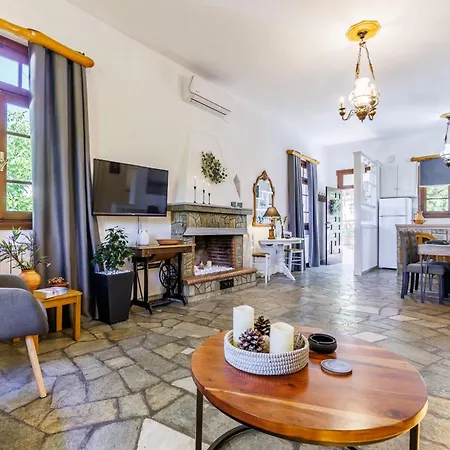 Efcharis House Skopelos Prázdninový dům *