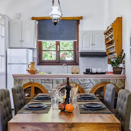 Efcharis House Skopelos