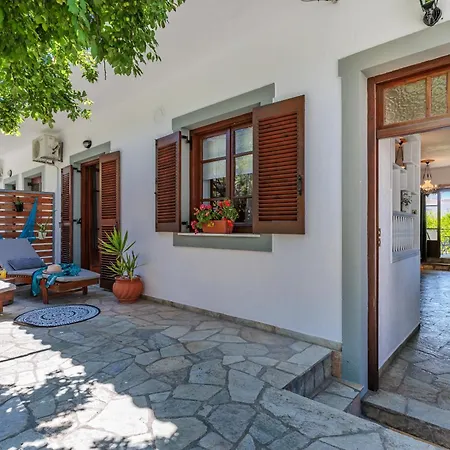 Efcharis House Skopelos