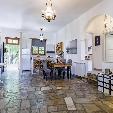 Efcharis House Skopelos