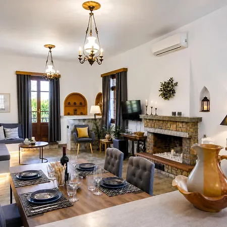 Efcharis House Skopelos