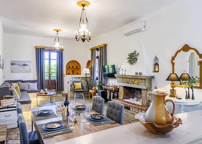 Efcharis House Skopelos Neo Klima