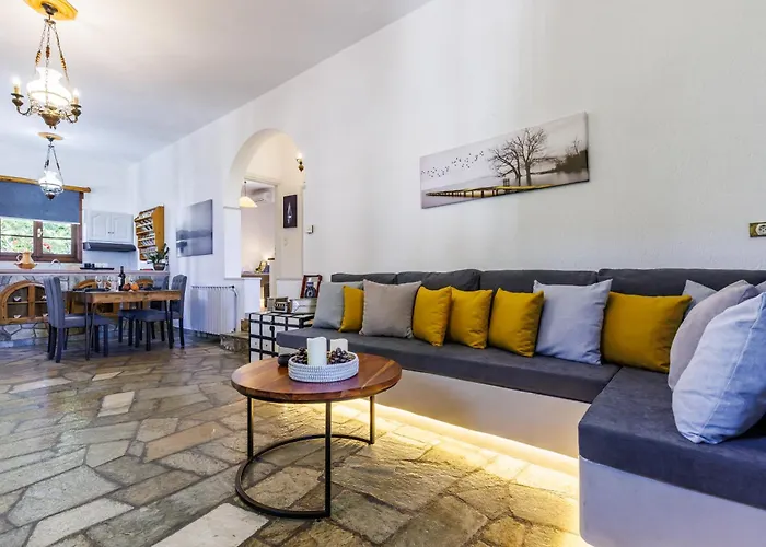 Case de vacanță Efcharis House Skopelos Neo Klima