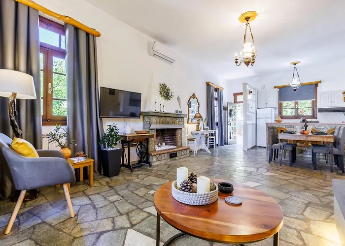 Efcharis House Skopelos Case de vacanță *