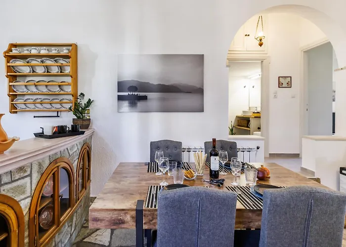 Efcharis House Skopelos * Neo Klima