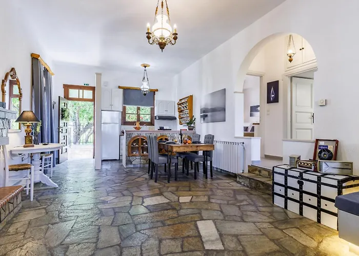 Efcharis House Skopelos